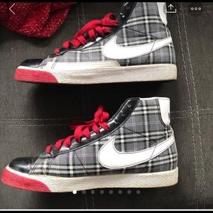 Nike BLAZER HIGH TOP basketball sneakers size 9